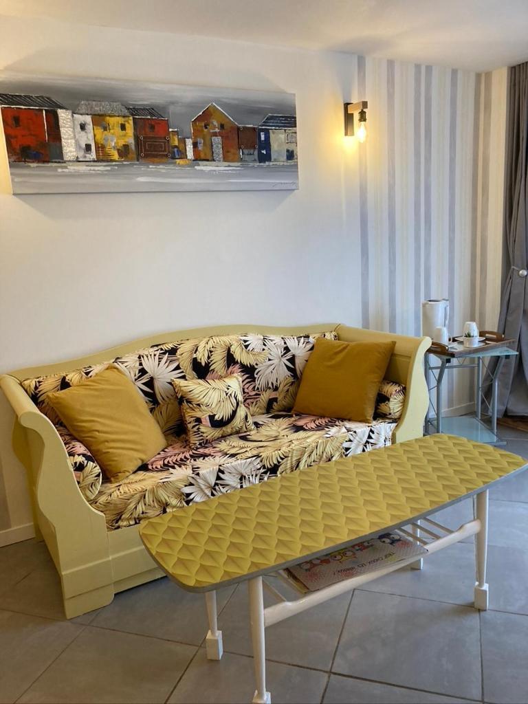 Bed and Breakfast Doupassage La Chatelaine Экстерьер фото